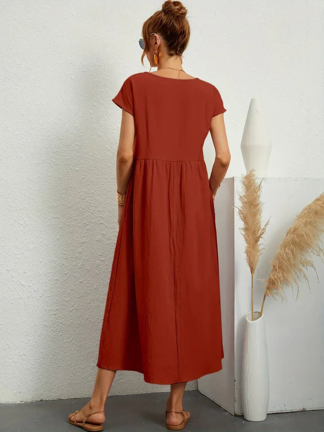 Juliana | Timeless Elegance Fluid Midi Dress