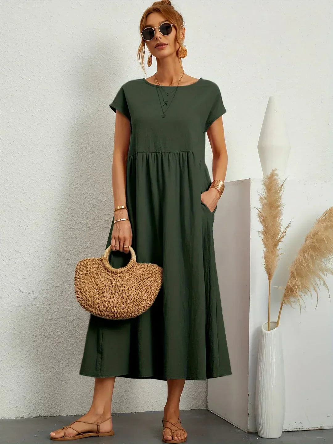Juliana | Timeless Elegance Fluid Midi Dress