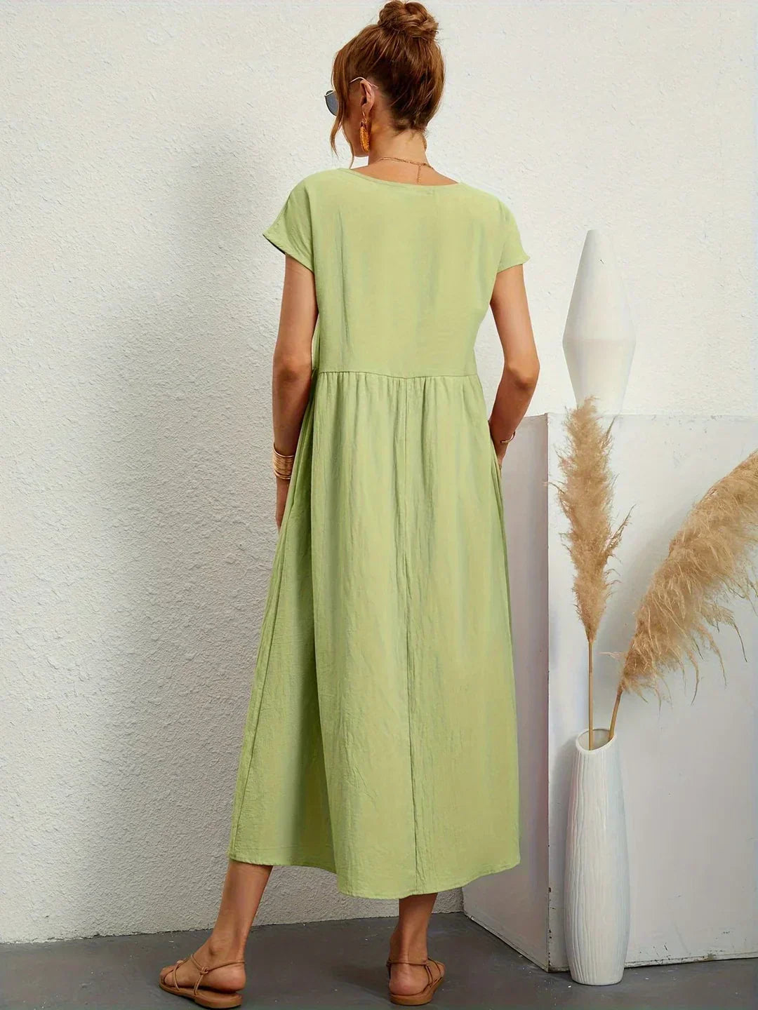 Juliana | Timeless Elegance Fluid Midi Dress